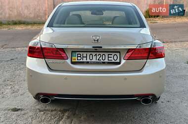 Седан Honda Accord 2013 в 