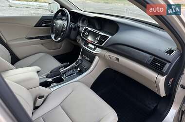 Седан Honda Accord 2013 в 