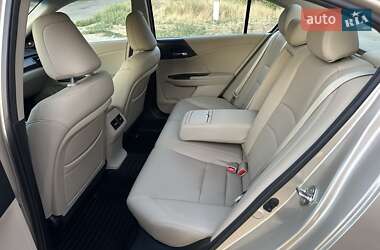 Седан Honda Accord 2013 в 