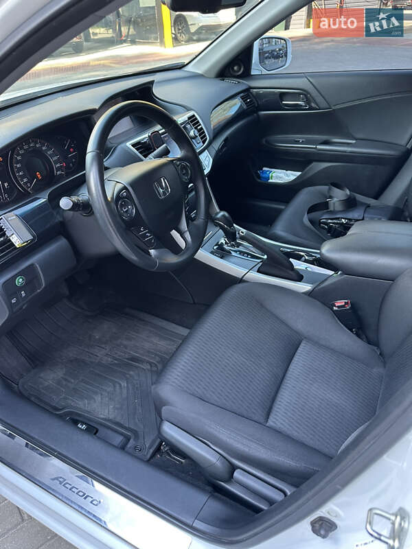 Седан Honda Accord 2013 в Дніпрі