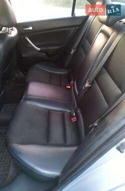 Седан Honda Accord 2004 в 