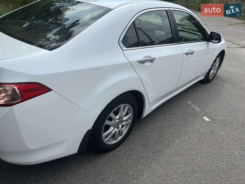 Седан Honda Accord 2012 в Києві