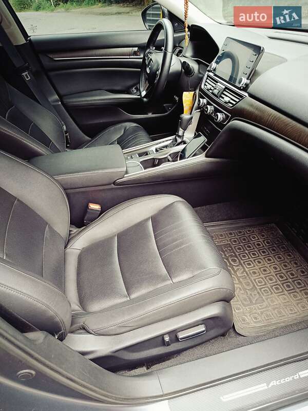 Седан Honda Accord 2019 в Киеве