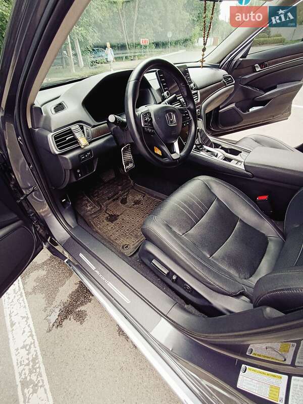 Седан Honda Accord 2019 в Киеве