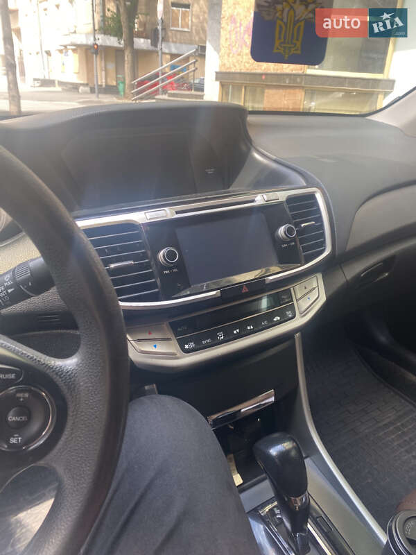 Седан Honda Accord 2014 в Києві