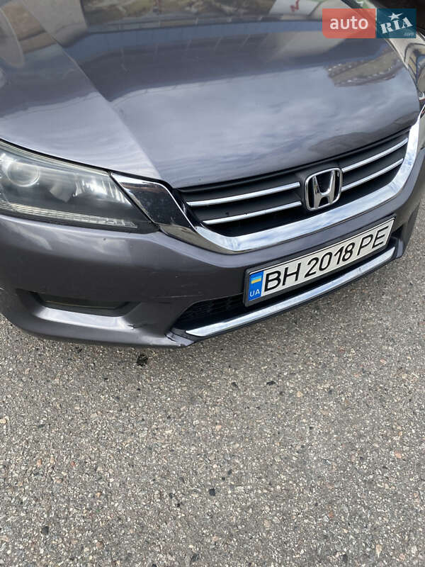Седан Honda Accord 2014 в Києві