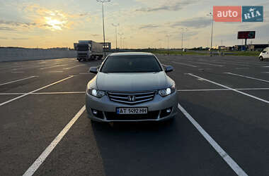 Седан Honda Accord 2010 в Бурштині