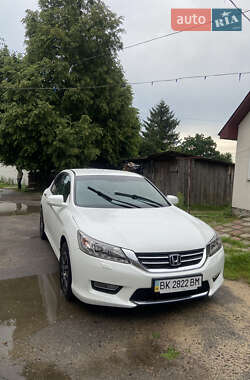 Седан Honda Accord 2013 в Рокитному