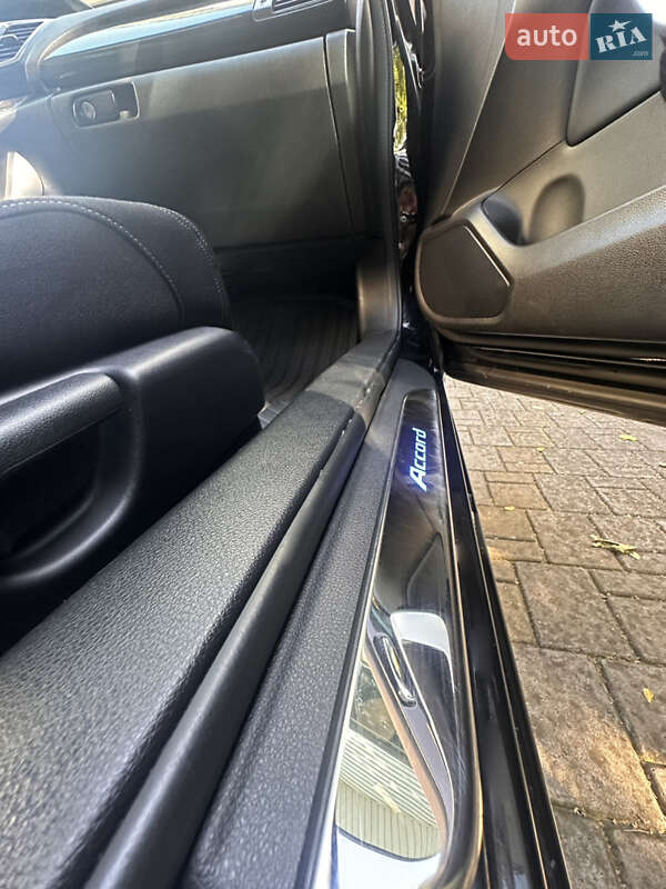 Купе Honda Accord 2013 в Умані