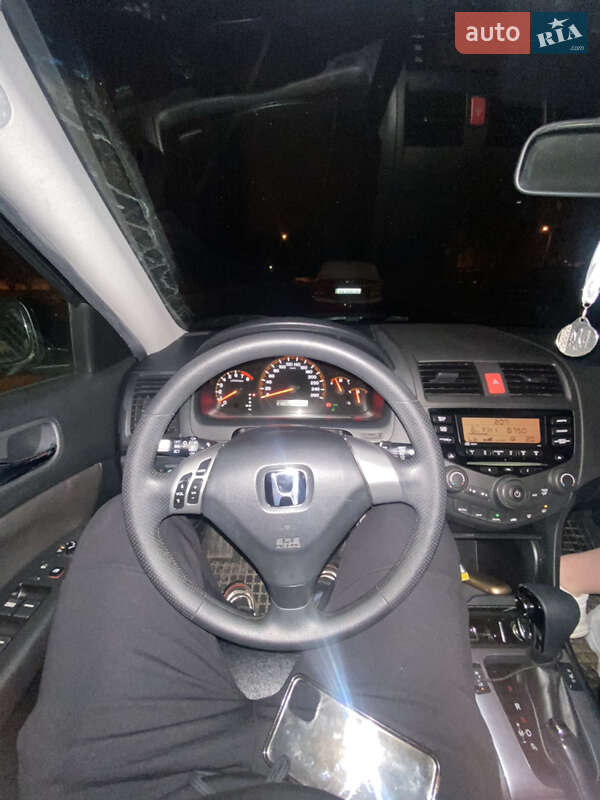 Седан Honda Accord 2004 в Києві