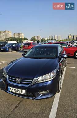 Седан Honda Accord 2013 в Києві