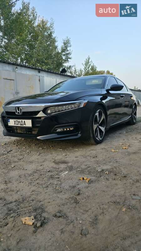 Седан Honda Accord 2018 в Киеве