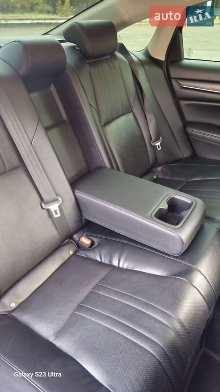 Седан Honda Accord 2018 в Киеве