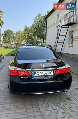 Седан Honda Accord 2014 в 