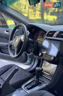 Седан Honda Accord 2004 в 