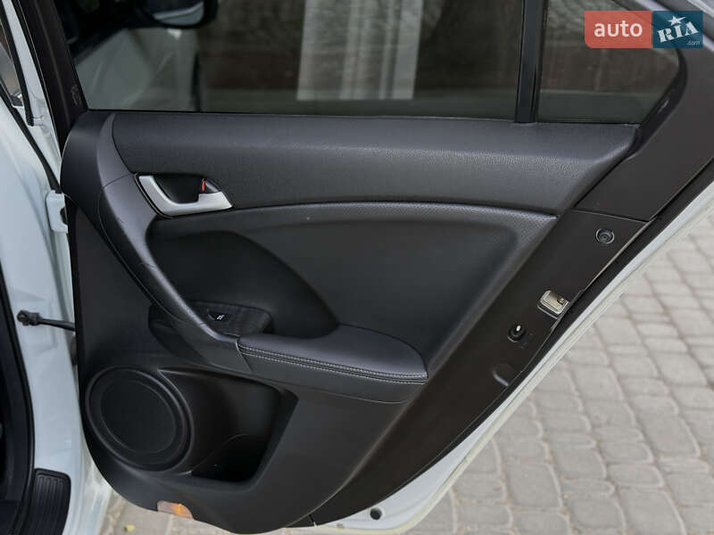 Седан Honda Accord 2012 в Кропивницком