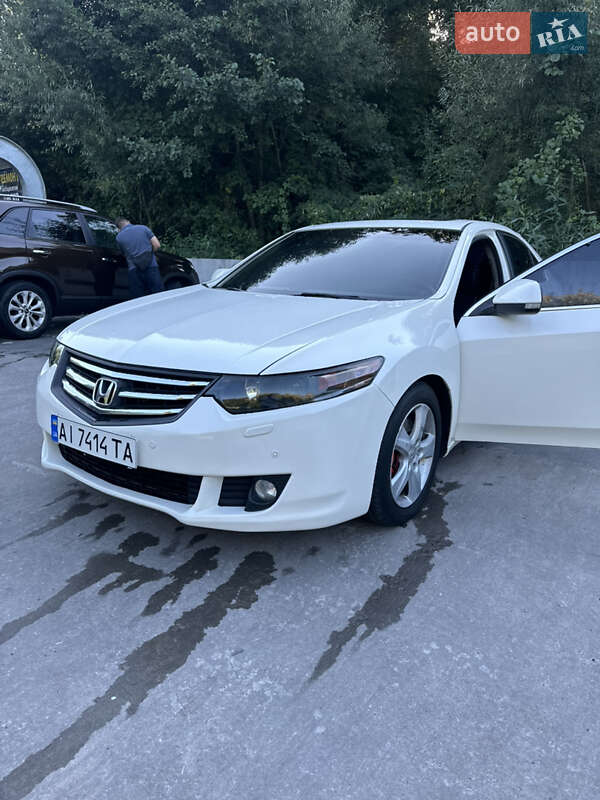 Седан Honda Accord 2010 в Києві