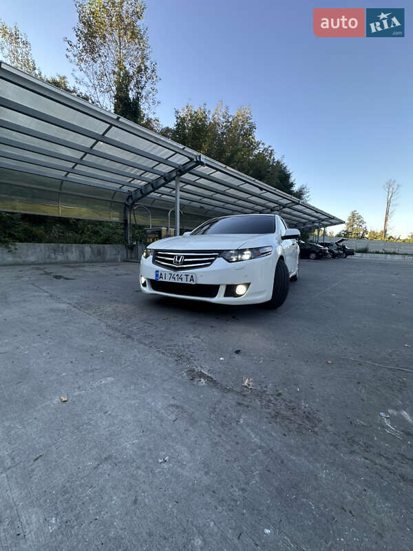 Седан Honda Accord 2010 в Києві