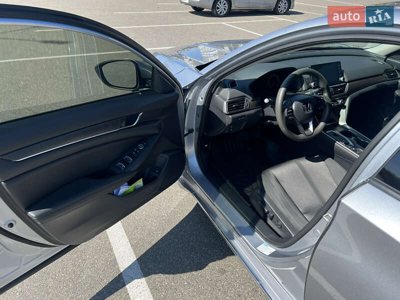 Седан Honda Accord 2019 в Киеве