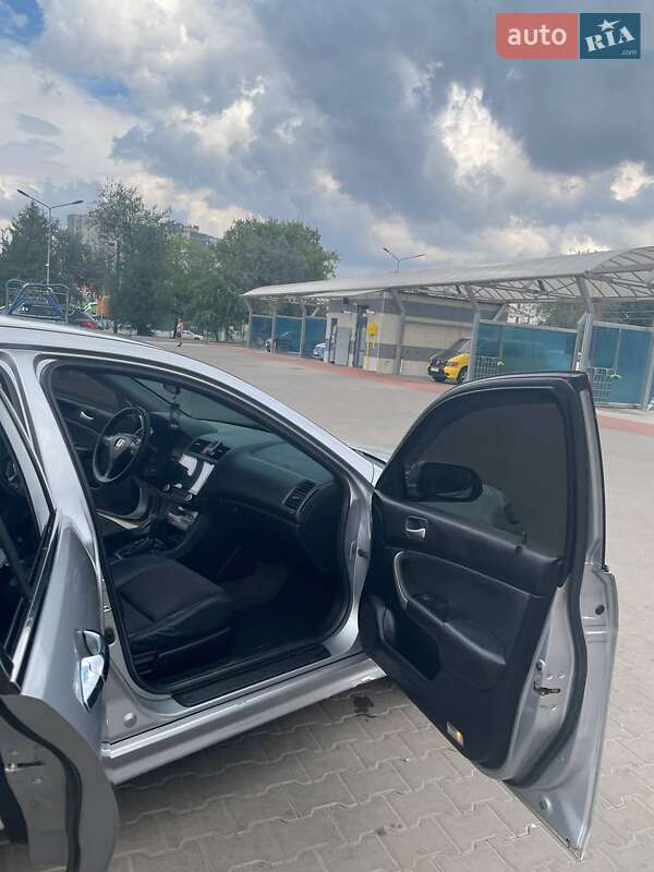 Седан Honda Accord 2005 в Кривом Роге