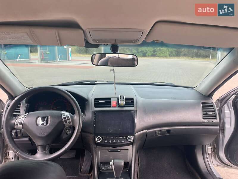 Седан Honda Accord 2005 в Кривом Роге