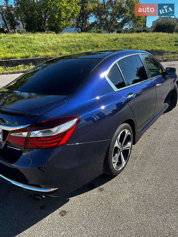 Седан Honda Accord 2016 в Киеве