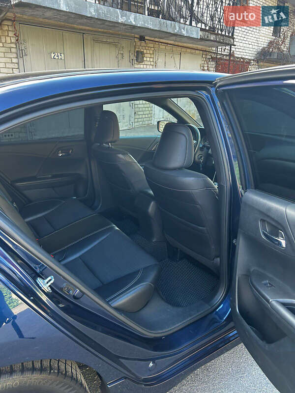 Седан Honda Accord 2016 в Киеве
