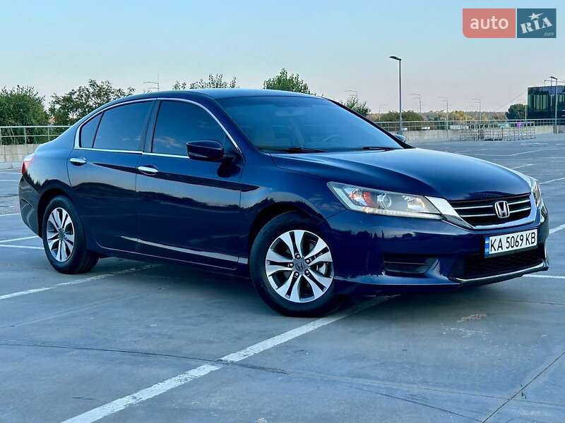 Седан Honda Accord 2013 в Киеве