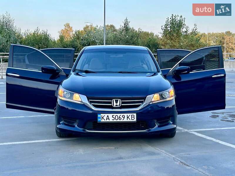 Седан Honda Accord 2013 в Киеве