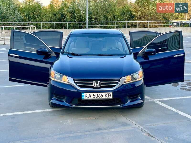 Седан Honda Accord 2013 в Киеве