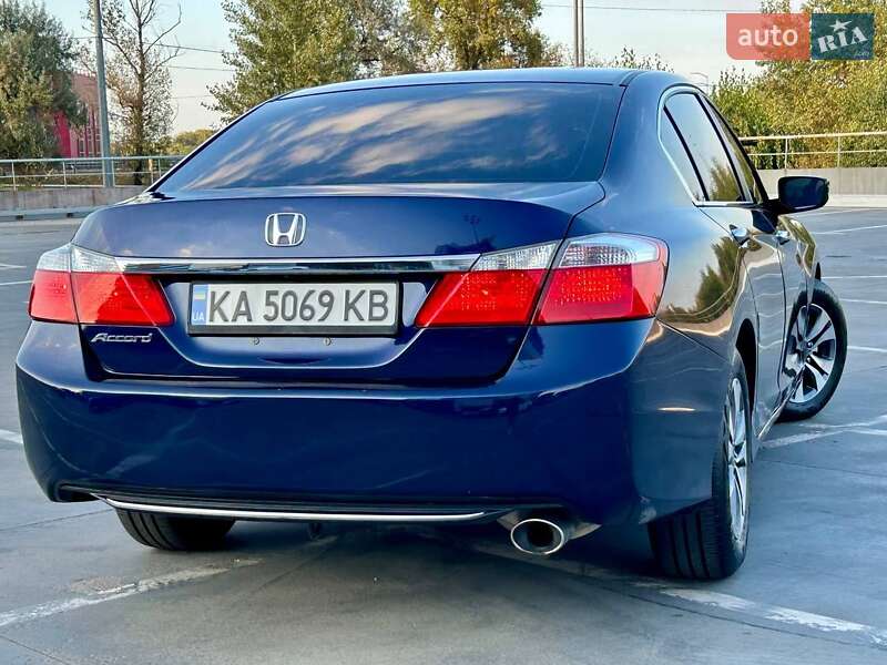 Седан Honda Accord 2013 в Киеве