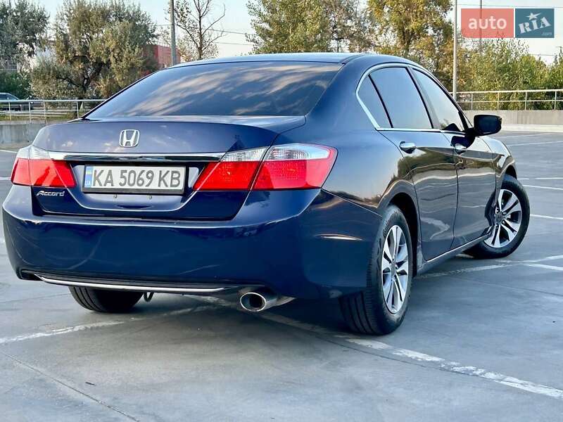 Седан Honda Accord 2013 в Киеве