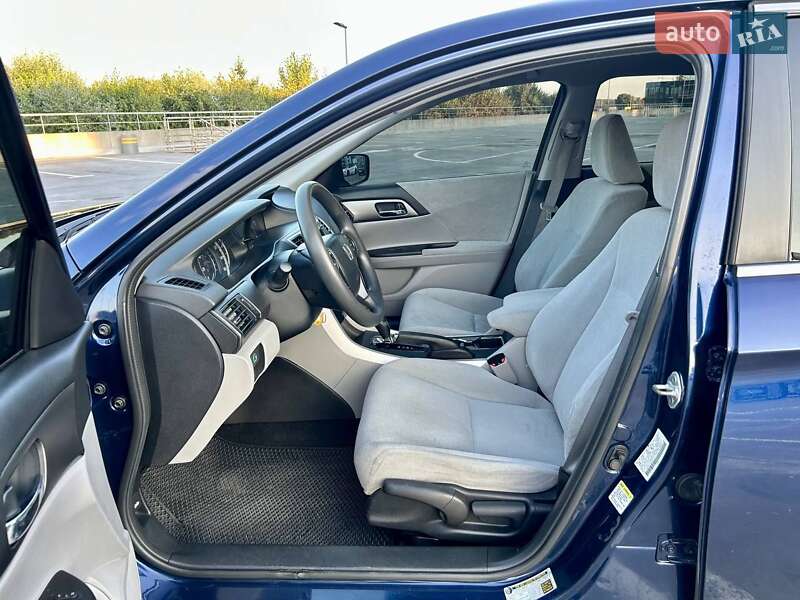 Седан Honda Accord 2013 в Киеве