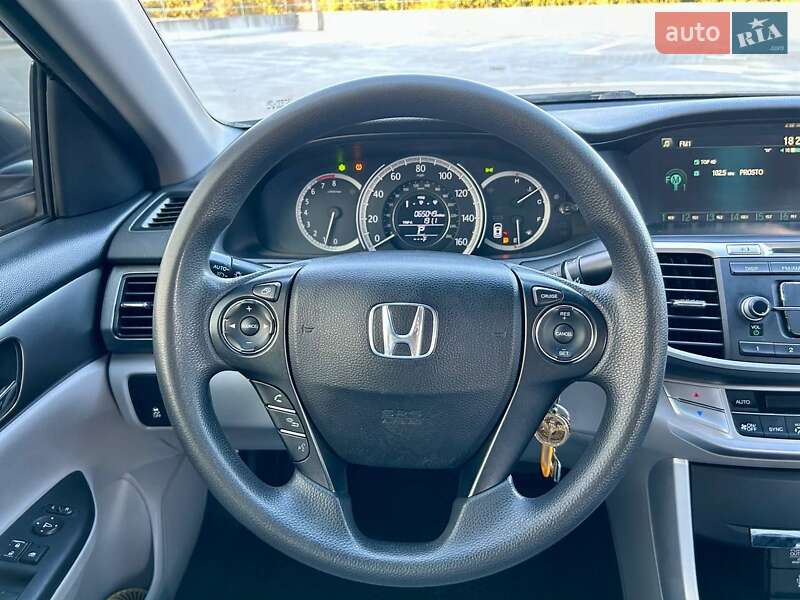 Седан Honda Accord 2013 в Киеве