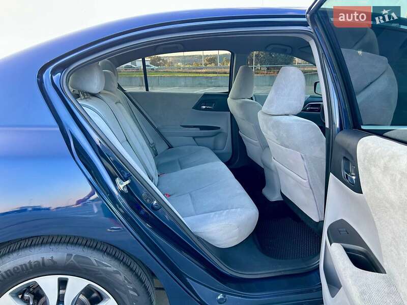 Седан Honda Accord 2013 в Киеве