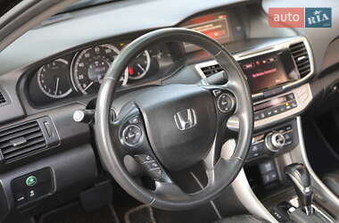 Седан Honda Accord 2015 в 