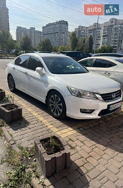 Седан Honda Accord 2013 в 