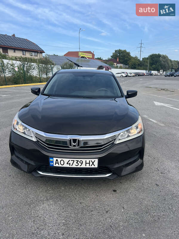 Седан Honda Accord 2016 в Ужгороді