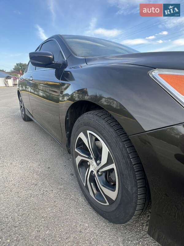Седан Honda Accord 2016 в Ужгороді