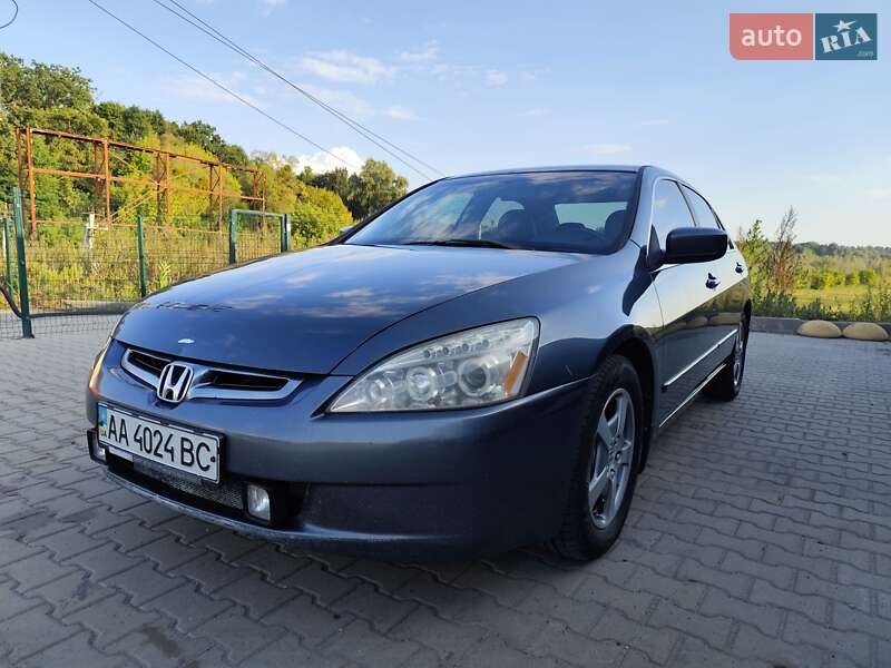 Седан Honda Accord 2005 в Петропавловской Борщаговке