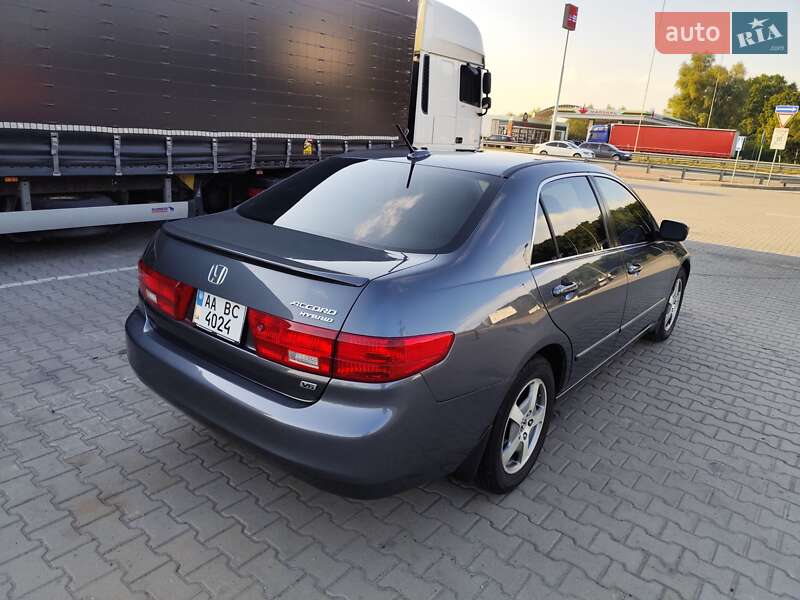 Седан Honda Accord 2005 в Петропавловской Борщаговке