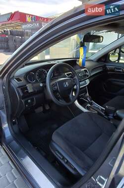 Седан Honda Accord 2015 в 
