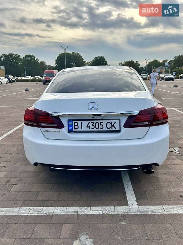 Седан Honda Accord 2015 в Житомирі