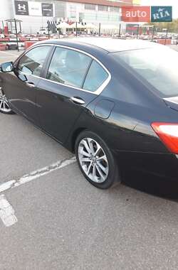 Седан Honda Accord 2013 в Києві