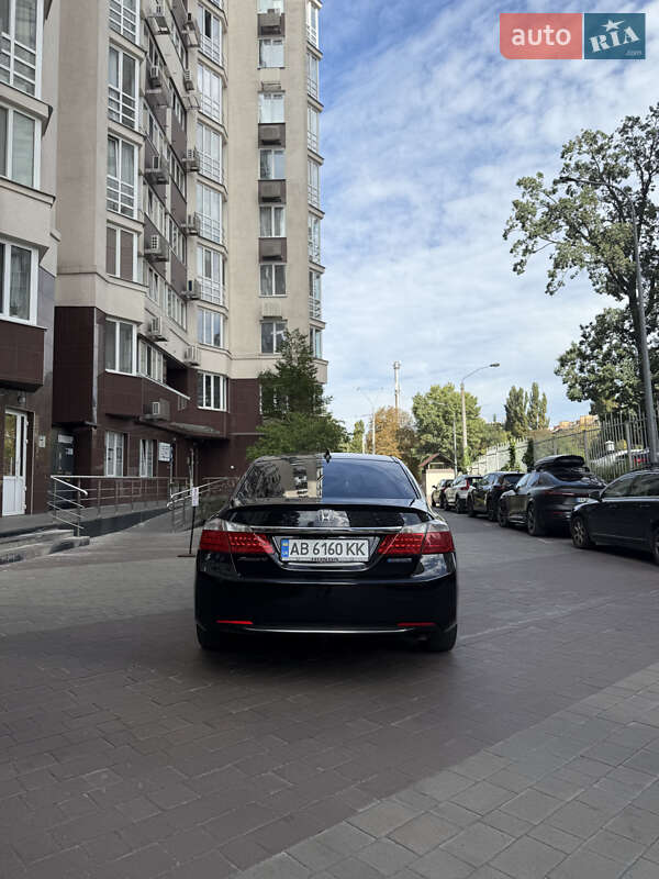 Седан Honda Accord 2013 в Киеве