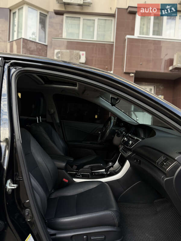 Седан Honda Accord 2013 в Киеве