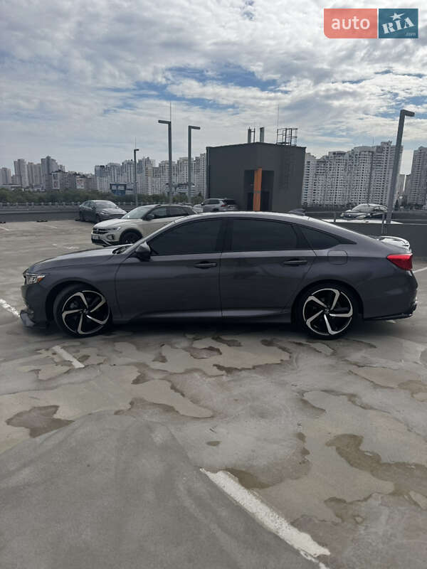 Седан Honda Accord 2018 в Києві
