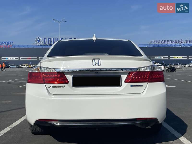 Седан Honda Accord 2015 в Дніпрі
