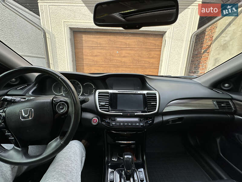 Седан Honda Accord 2017 в Чернівцях