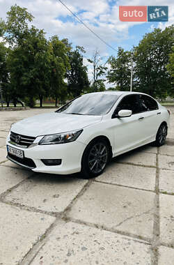 Седан Honda Accord 2014 в 